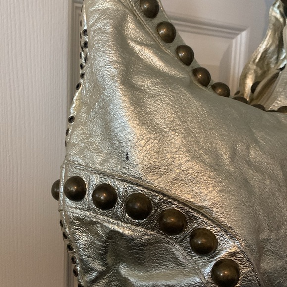 6. Danier Gold Leather Boho Bag - Vintage - Picture 4 of 9